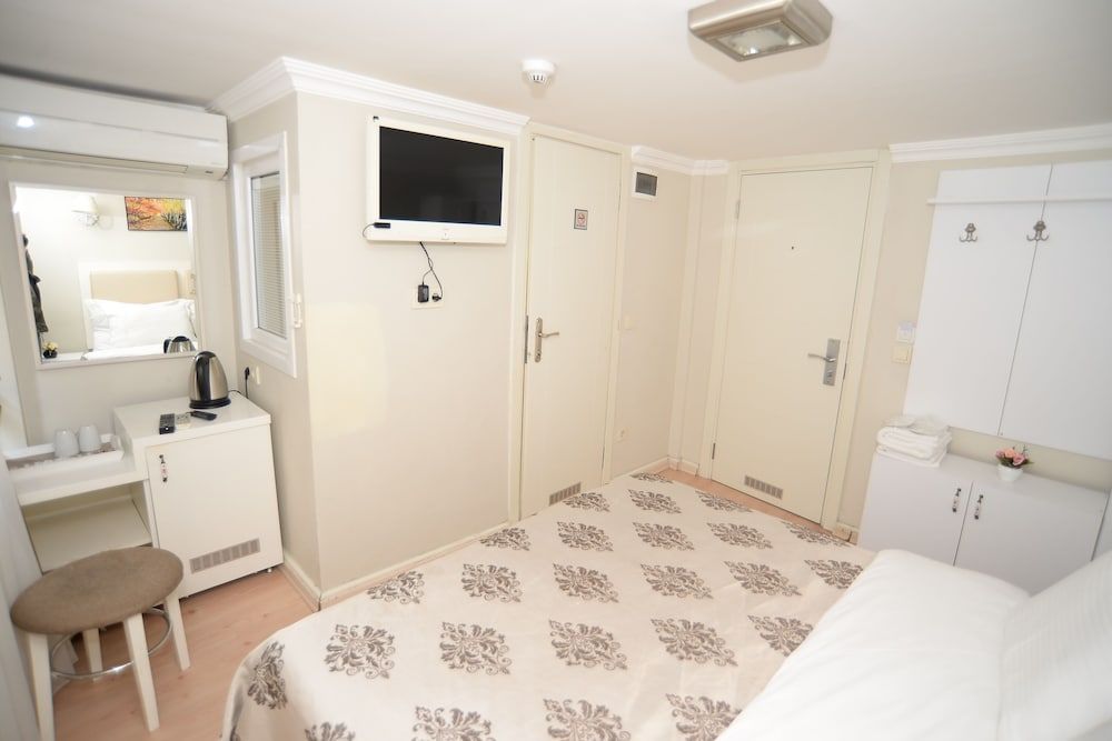 undefined Ada Home's Hotel Taksim 10