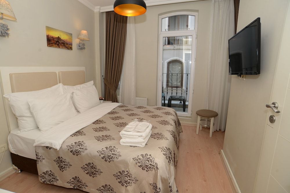 undefined Ada Home's Hotel Taksim 5