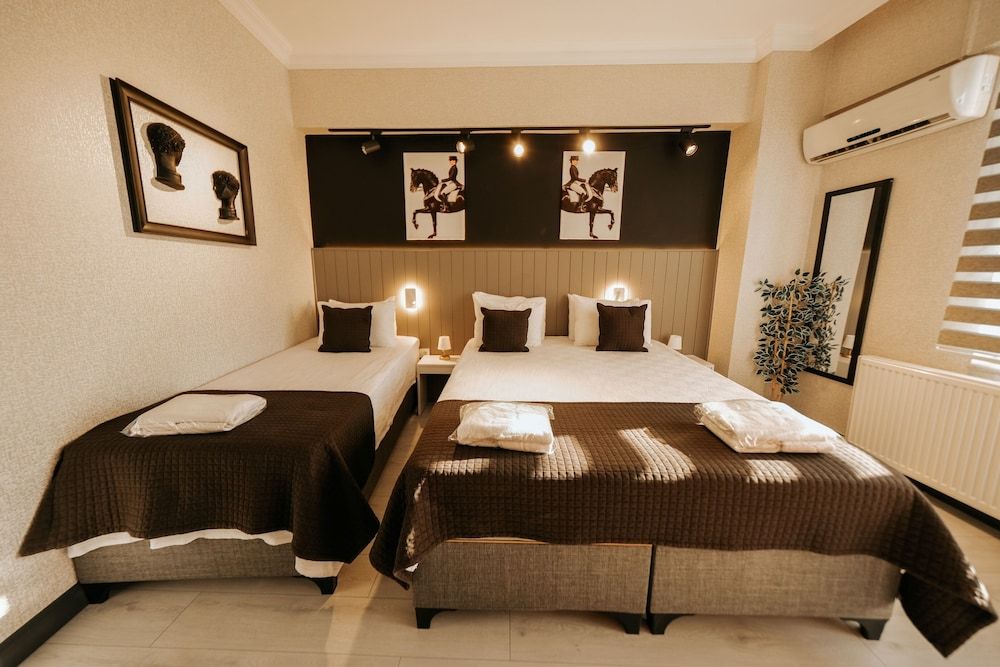 Koc Hotel Triple Room 2