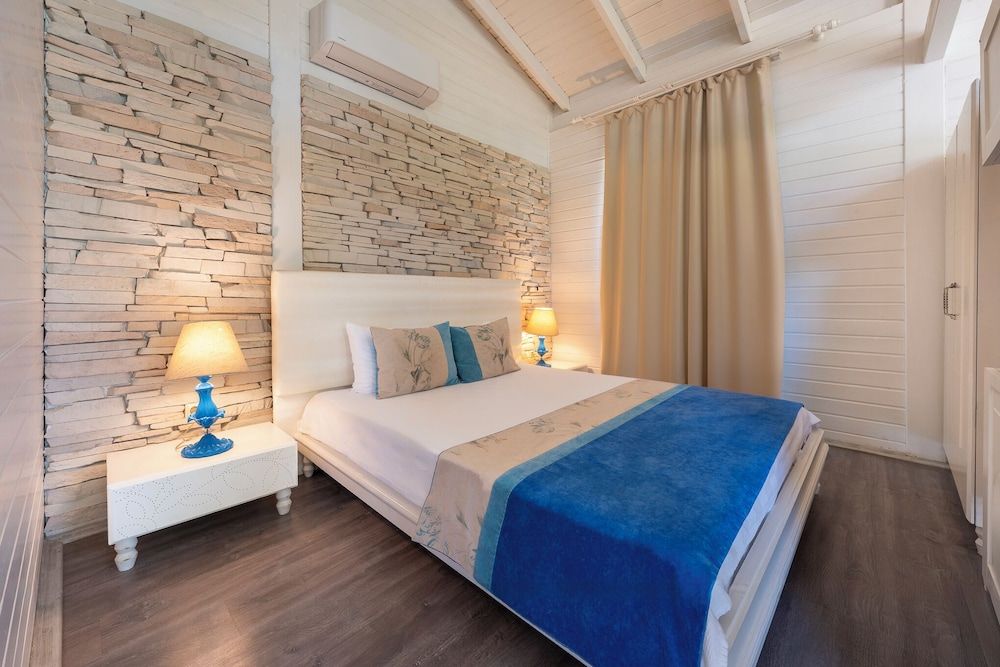 Sakli Gol Evleri Bungalow