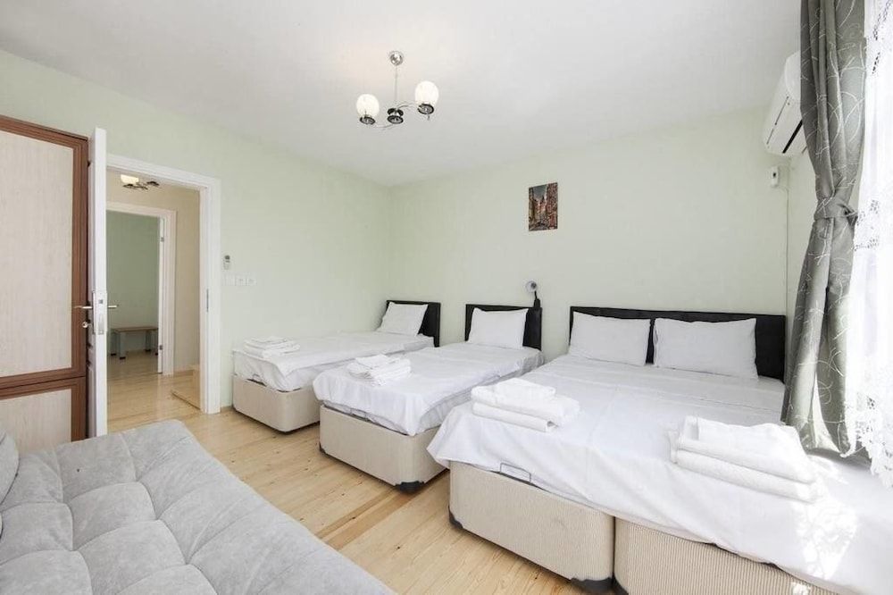 undefined Mete Apartments