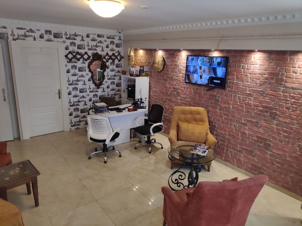 undefined Peradise Hotel 8