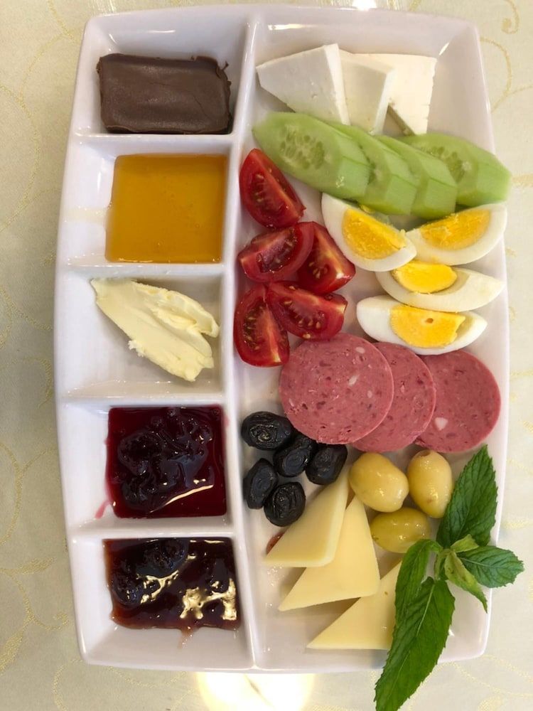 undefined Peradise Hotel 5