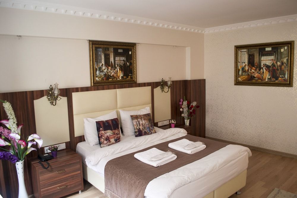 undefined Peradise Hotel 10