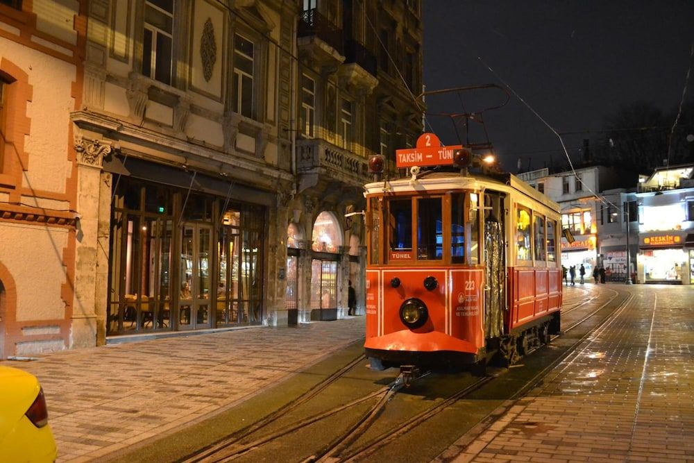 undefined Peradise Hotel 9