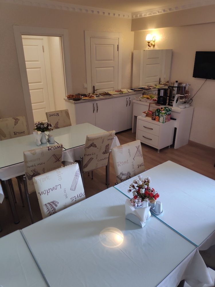 undefined Peradise Hotel 3