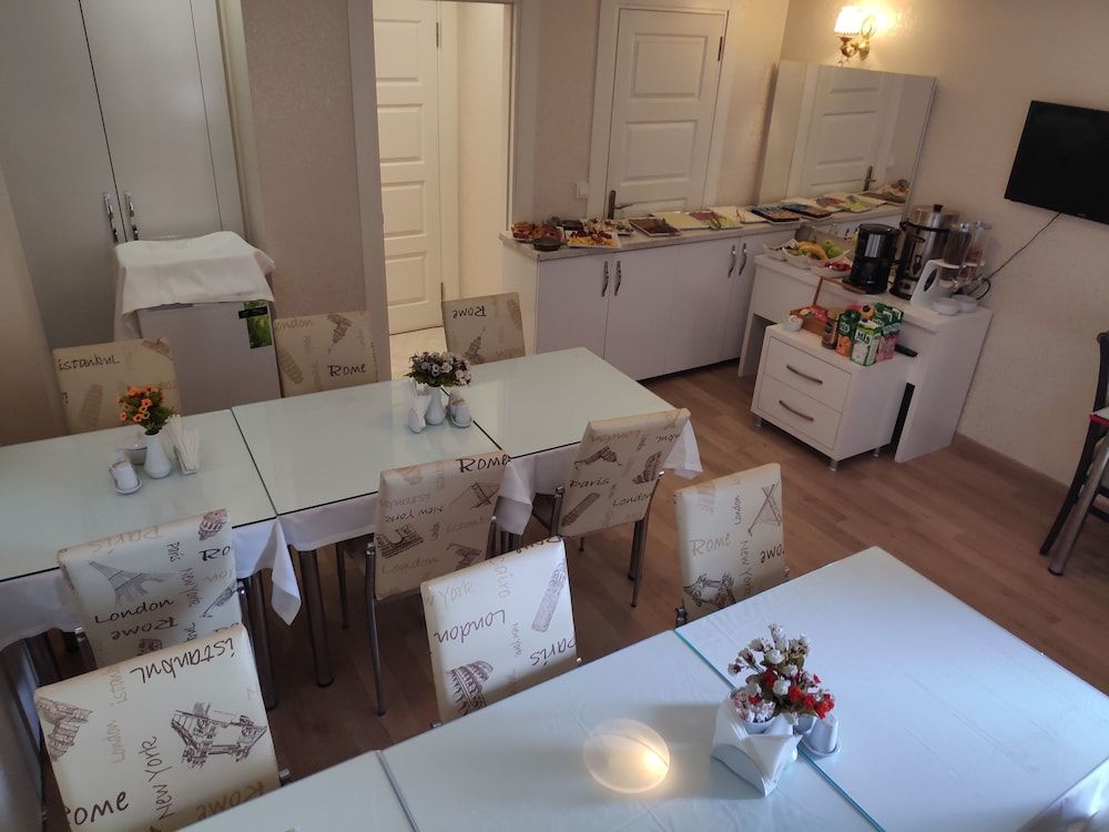 undefined Peradise Hotel 4