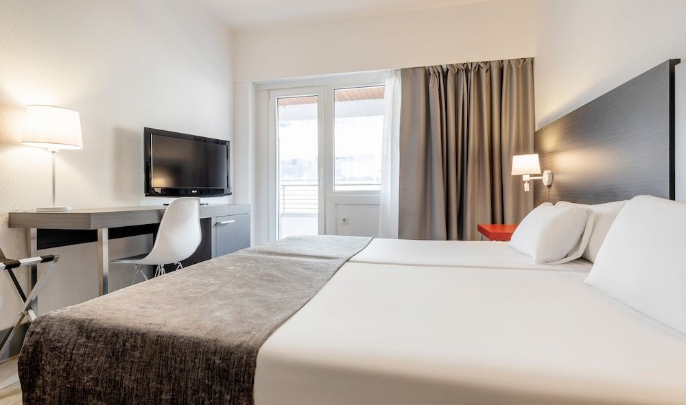 Hotel ILUNION Romareda Business Double Room Single Use 3