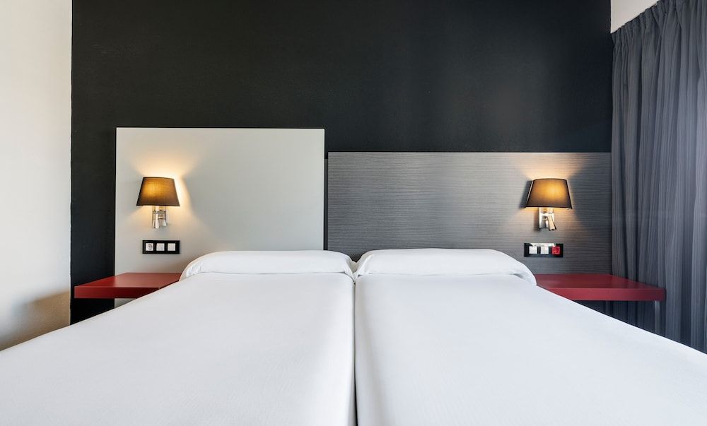 Hotel ILUNION Romareda Superior Room