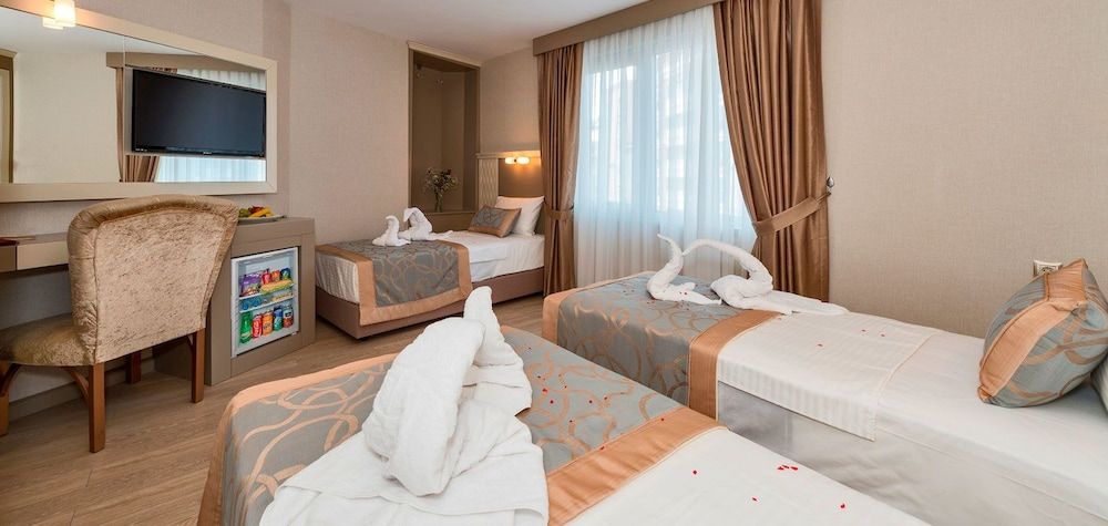 Marcello Hotel Standard Twin Room 3