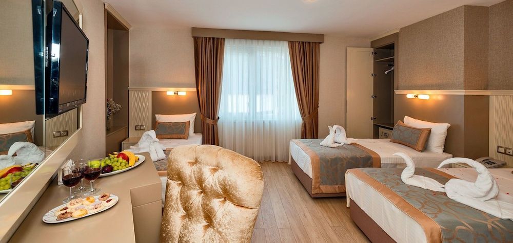 Marcello Hotel Standard Twin Room 5