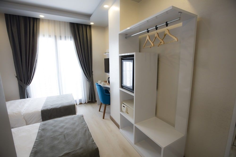 Royal Inci Airport Hotel Deluxe Double or Twin Room, City View 9