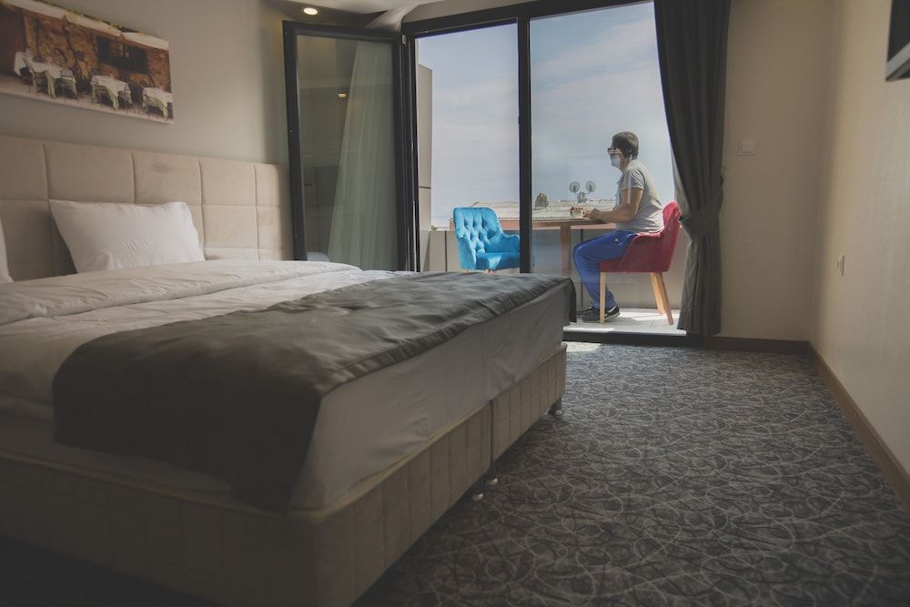 Family Suite, 1 Bedroom, Lanai, City View