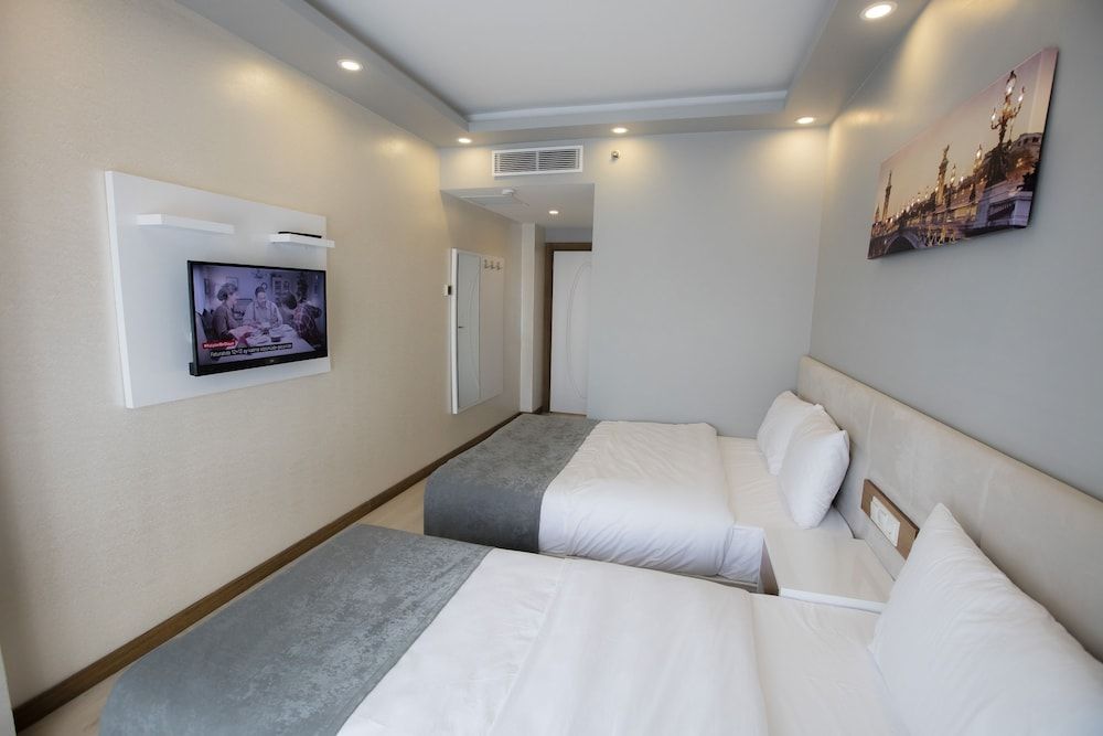 Royal Inci Airport Hotel Deluxe Double or Twin Room, City View 7