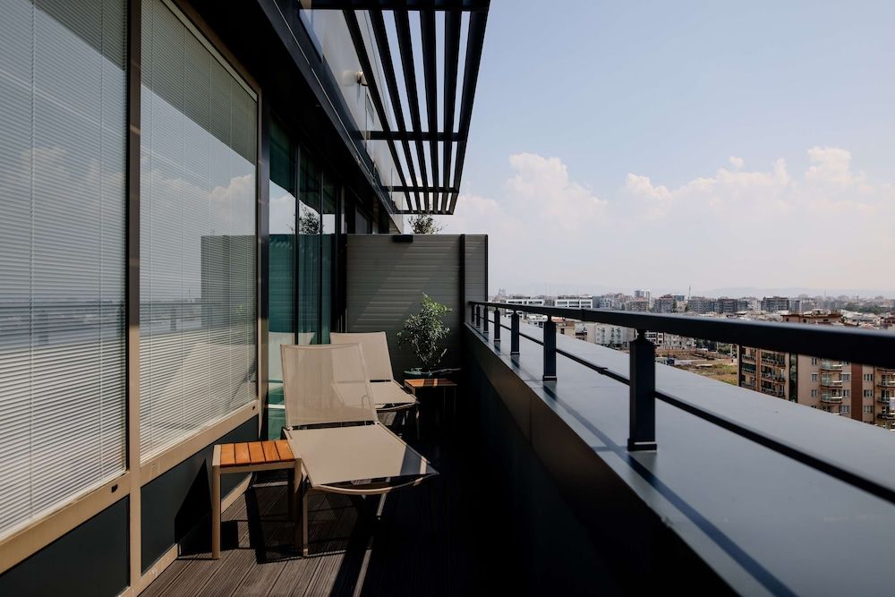 Best Western Premier Karsiyaka Convention & Spa Hotel Premier Suite, 1 King Bed, Smoking, Jetted Tub 5