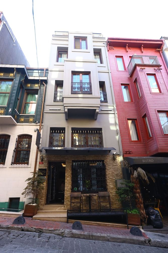 undefined Zendy Suite Hotel