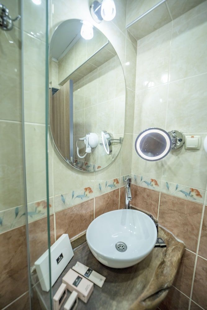 Aksular Hotel Standard Twin Room, Multiple Beds, Courtyard View 9