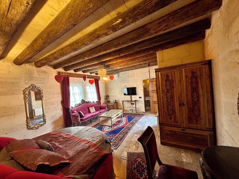 Avanos Suites Deluxe Suite 4