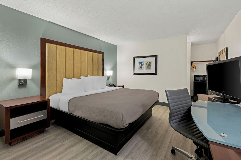 Standard Room, 1 King Bed, Non Smoking