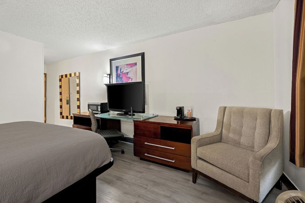 Room, 1 King Bed, Accessible, Non Smoking