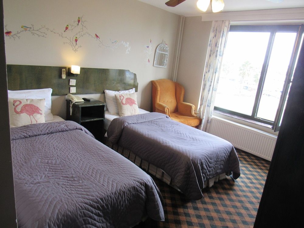 undefined Airport Inn Hotel 9