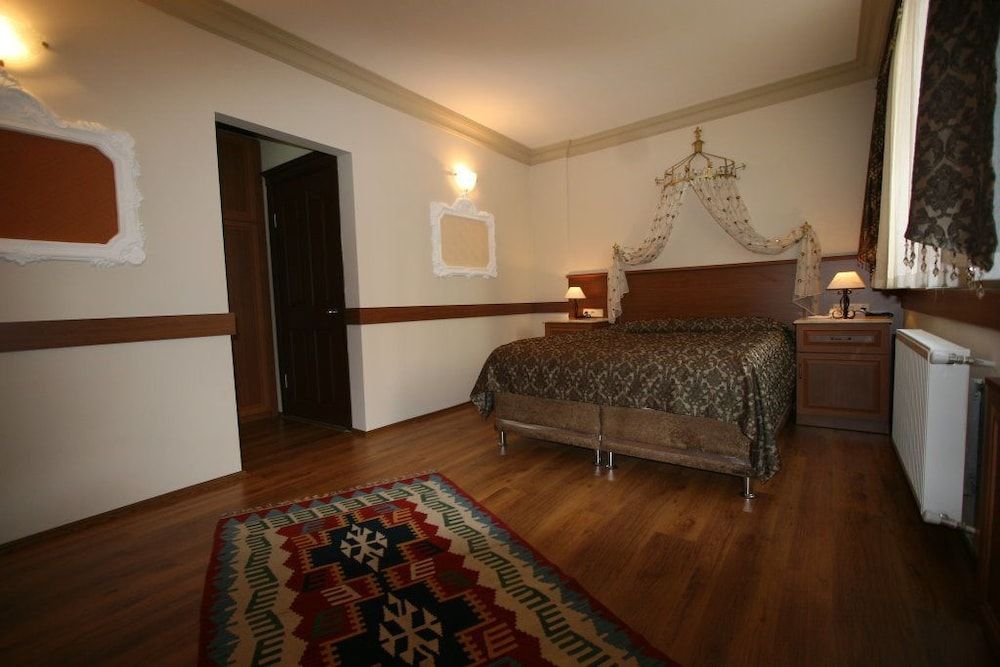 Grand Peninsula Hotel Standard Double Room 4