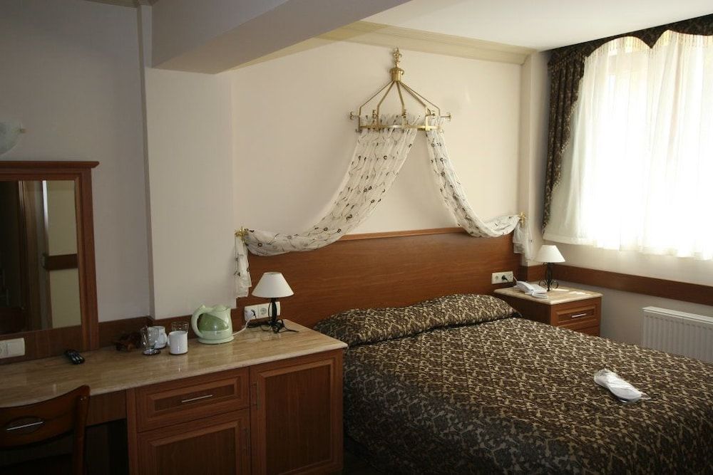 Grand Peninsula Hotel Standard Double Room 5