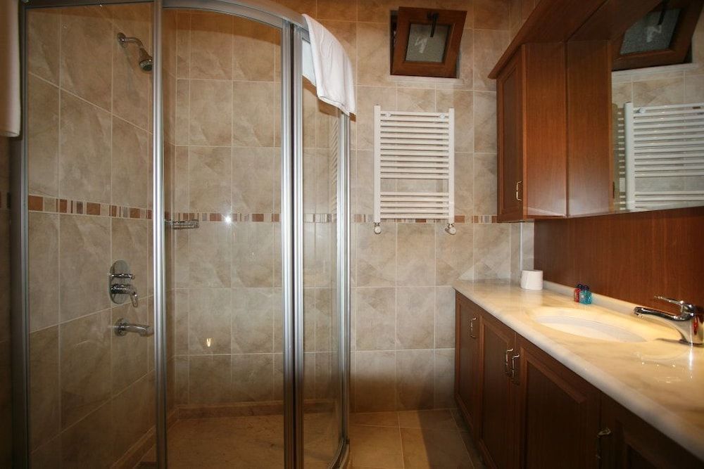 Grand Peninsula Hotel Family Room 5