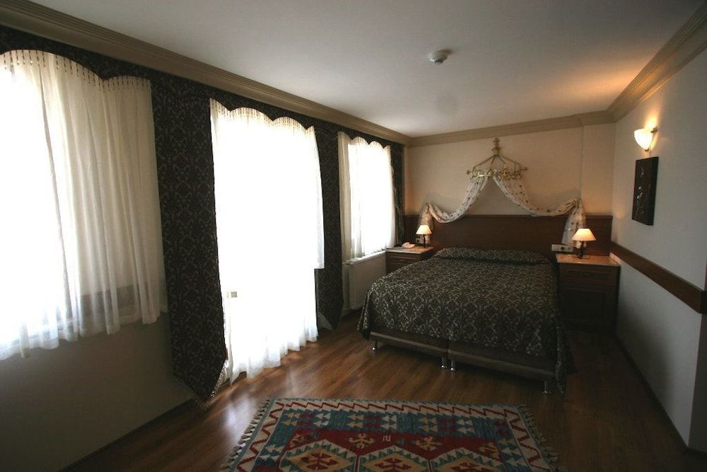 Grand Peninsula Hotel Standard Double Room 6