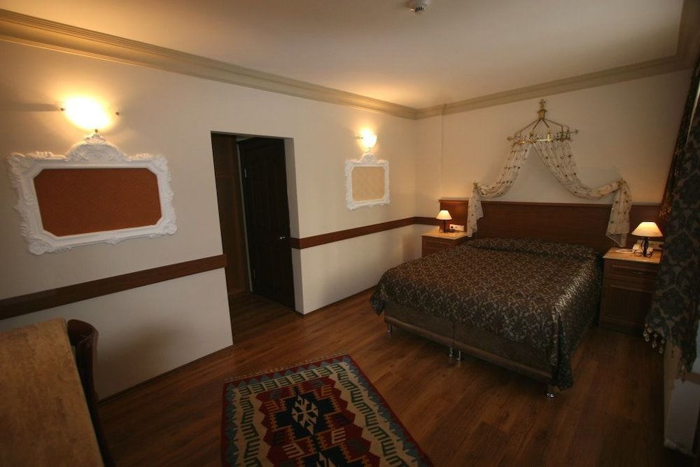 Grand Peninsula Hotel Standard Double Room 3