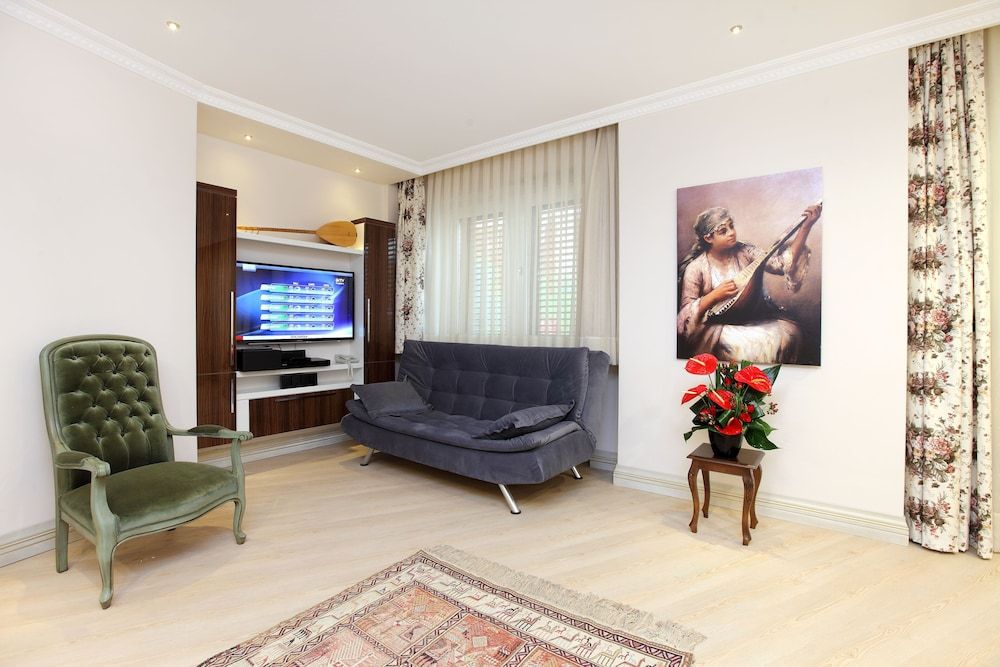 Lir Residence Suites Superior Suite 8