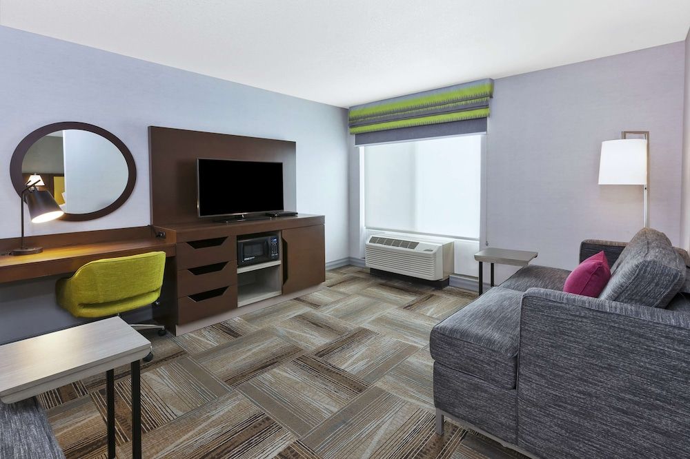 Suite, 1 King Bed, Non Smoking