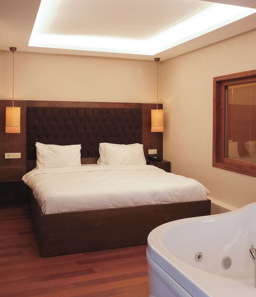 Phellos Suites