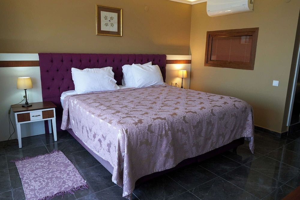 Phellos Suites