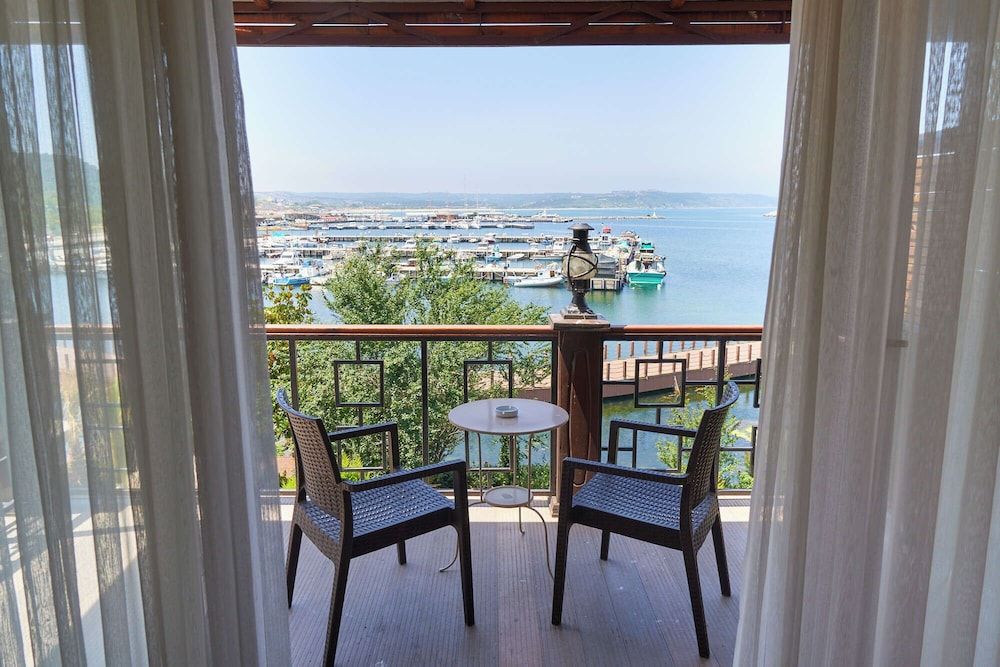 Superior, Queen, Sea View, Balcony