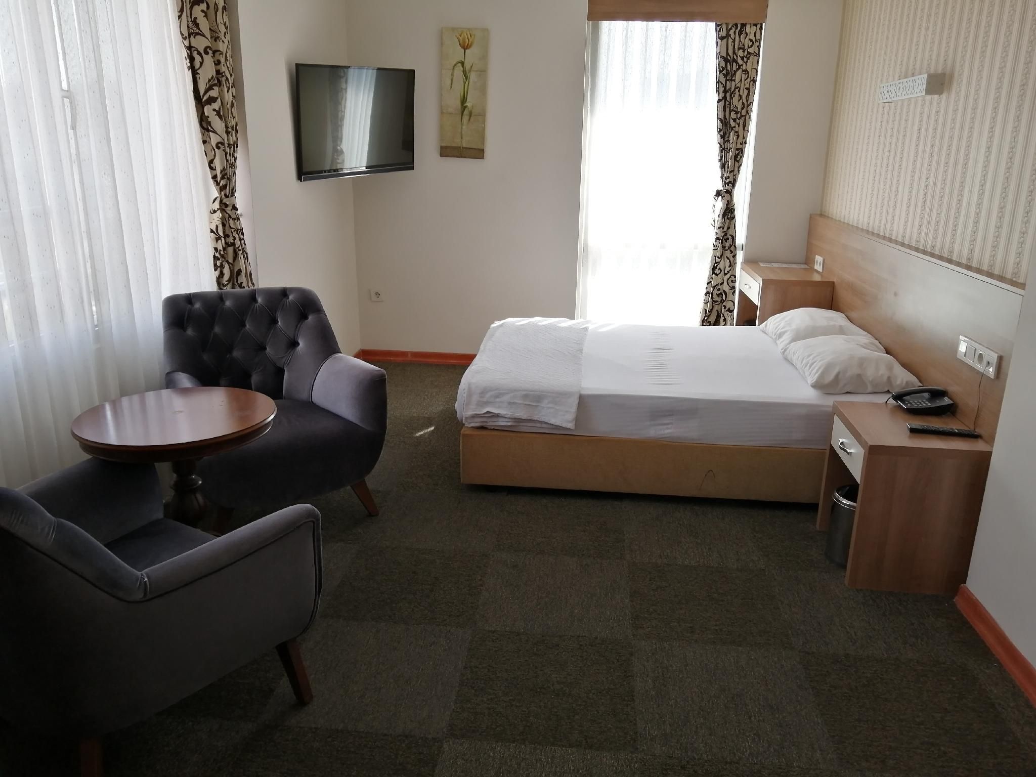 undefined Nice Royal Otel 8