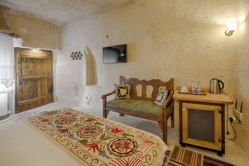 Tulip Cave Suites Standard Room, 1 Bedroom, Courtyard View 13
