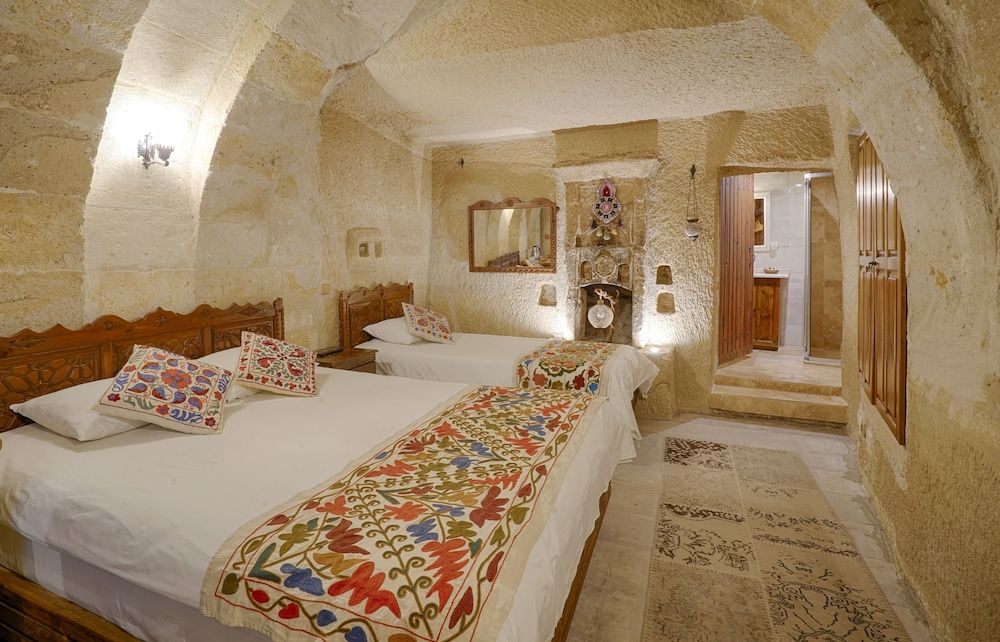 undefined Tulip Cave Suites 2