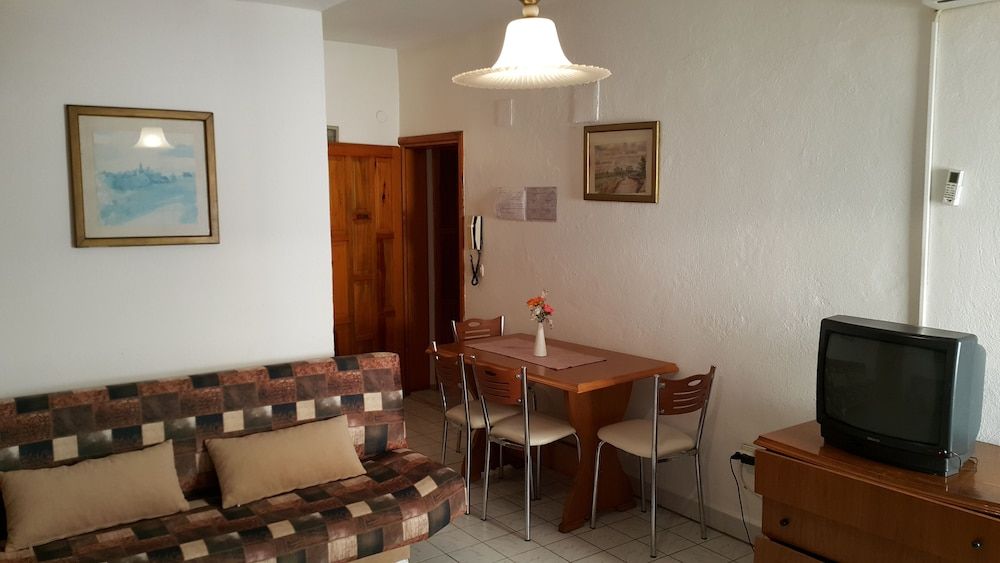 Delphin Apart Hotel Family Apartment, 1 Bedroom 6