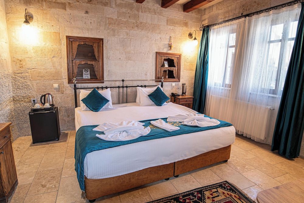 Elegance Cave Suites Deluxe Double Room 12