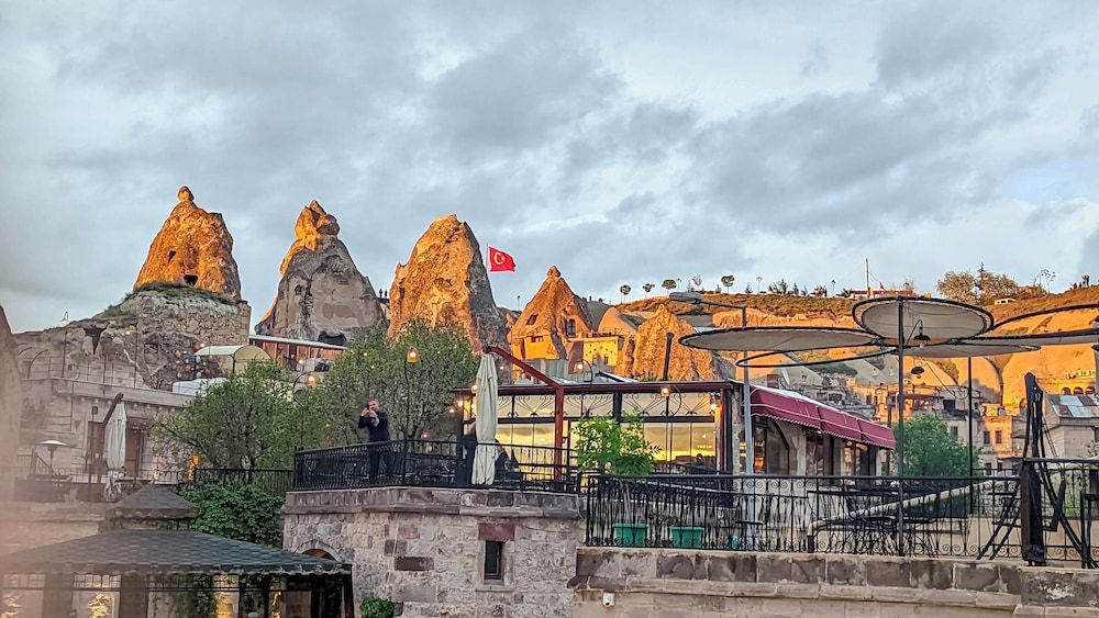 undefined Elegance Cave Suites 5