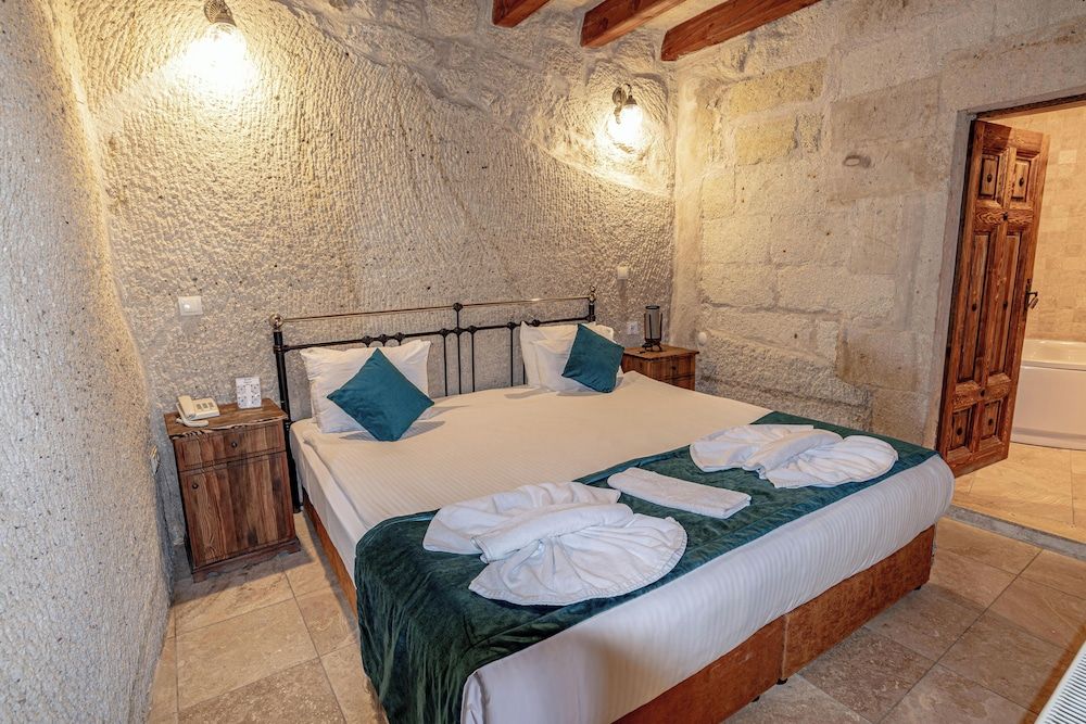 Elegance Cave Suites Deluxe Double Room 13