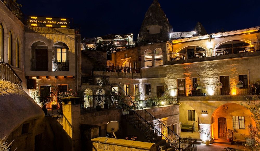 undefined Elegance Cave Suites 6