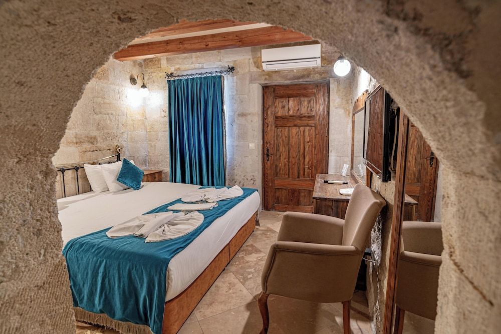 Elegance Cave Suites Standard Double Room, 1 Double Bed 3