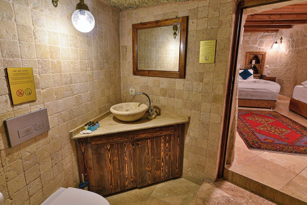 Elegance Cave Suites Standard Double Room, 1 Double Bed 6