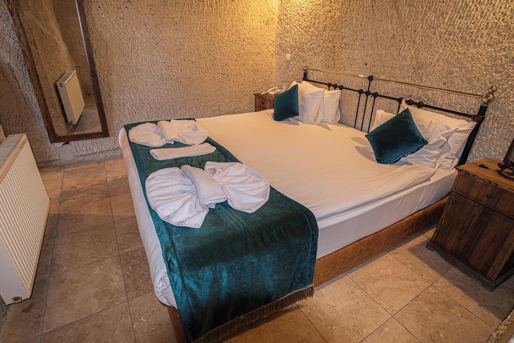 Elegance Cave Suites Deluxe Double Room 14