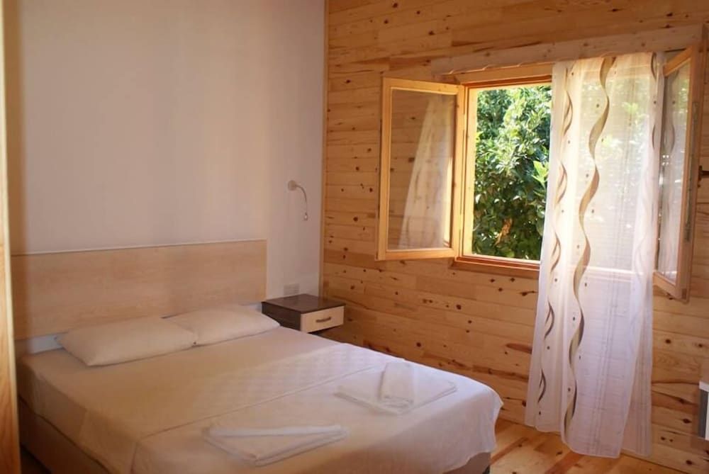 Maji Village Deluxe Double Room 4