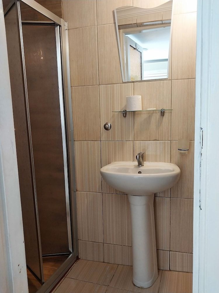 Hotel Ogerim Economy Triple Room 6