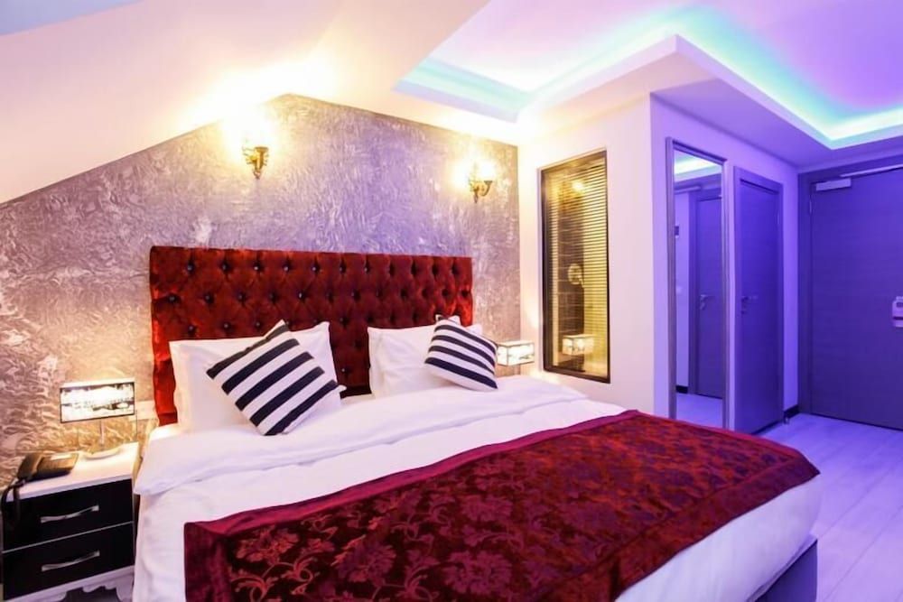 undefined Taksim Doorway Suites 2