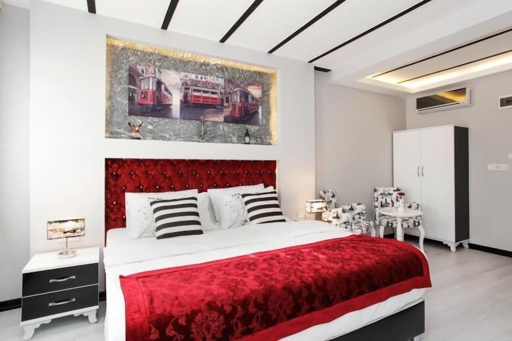 undefined Taksim Doorway Suites 3